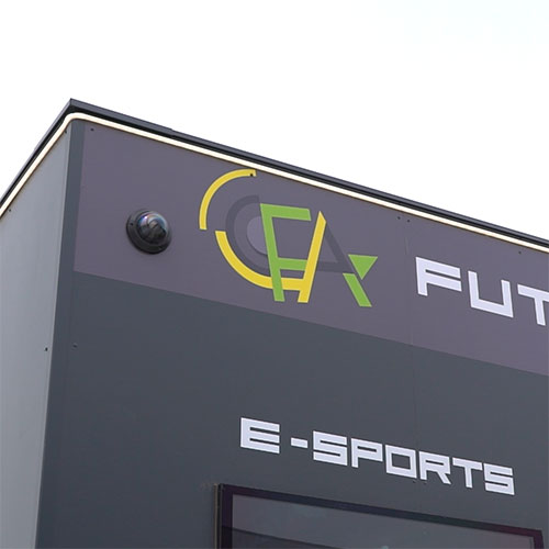 Camra de vidosurveillance dme infrarouge L2S Systorm installe  l?extrieur de la box