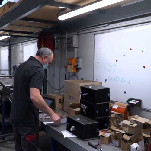 Eclairage du plan de travail avec une suspension industrielle 