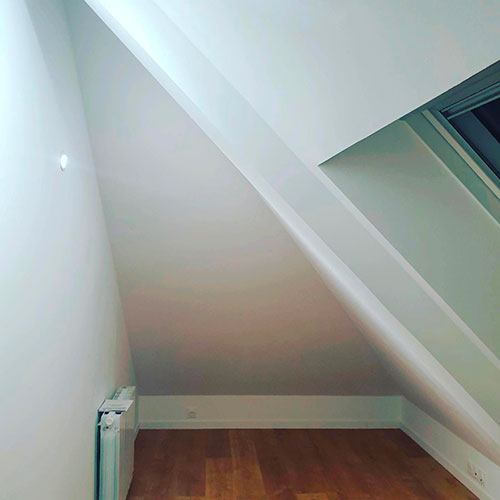 Eclairage d'un dressing sous les combles