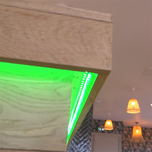 Ruban LED  variation de couleur, autocollant et dcoupable.