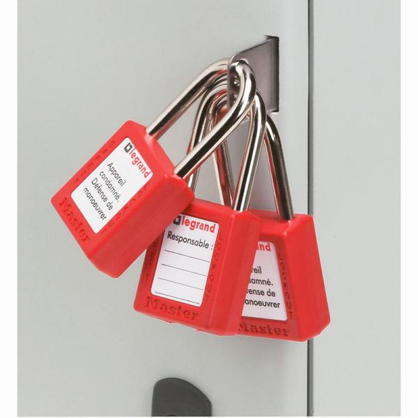 Photo Patte de cadenassage inox pour coffret Marina hauteur 400mm minimum | Ref : 036513