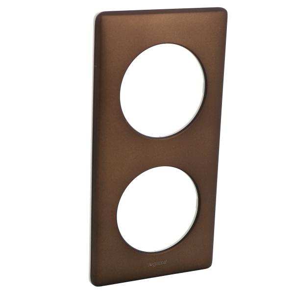 Photo Plaque de finition C�liane Collection M�tal 2 postes finition Alu Chocolat avec syst�me de rattrapage des d�fauts du mur | Ref : 066792