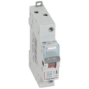 Photo Interrupteur - sectionneur DX - IS 1P 250V~  -  32A  -  1 module | Ref : 406403