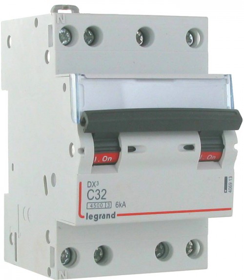 Photo Disjoncteur DNX³4500 6kA arrivée et sortie borne à vis - tétrapolaire 400V~ 32A courbe C - 3 modules | Ref : 406913