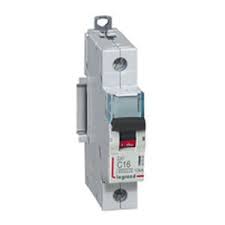 Photo Disjoncteur DX6000 10kA arrive haute et dpart bas  vis 1P 230V~  400V~  -  16A  -  courbe C  -  1 module | Ref : 407654