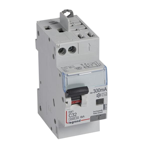 Photo Disjoncteur diffrentiel DX4500 arrive haute vis et dpart haut automatique U+N 230V~  -  32A typeAC 300mA  -  2 modules | Ref : 410732