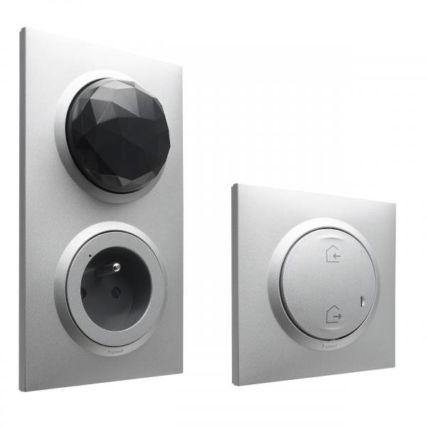 Photo Pack de d�marrage installation connect�e dooxie with Netatmo 1 prise Control + 1 commande D�part/Arriv�e  -  alu | Ref : 600770