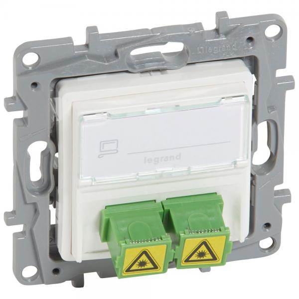 Vignette 2 produit Prise optique Nilo - 2 traverses SC/APC simplex avec volet de protection - Pur | Ref : 664779