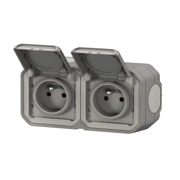 Vignette 3 produit Ref : 069768L | Prise de courant 2x2P+T horizontale Plexo complet saillie gris