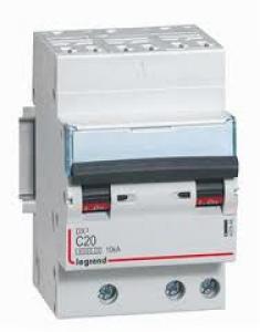 LEGRAND Disjoncteur dx6000 10ka arrive haute automatique dpart bas  vis 3p 400v~  -  16a  -  courbe c  -  pour peigne hx optimis 407845