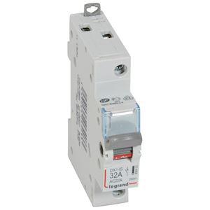 LEGRAND Interrupteur - sectionneur dx - is 1p 250v~  -  32a  -  1 module 406403
