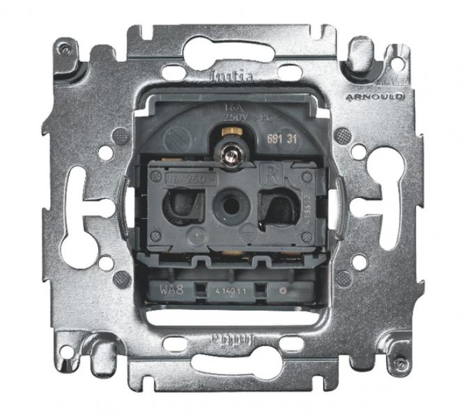 Photo initia prise  2p+t 10/16a auto | Ref : 69131
