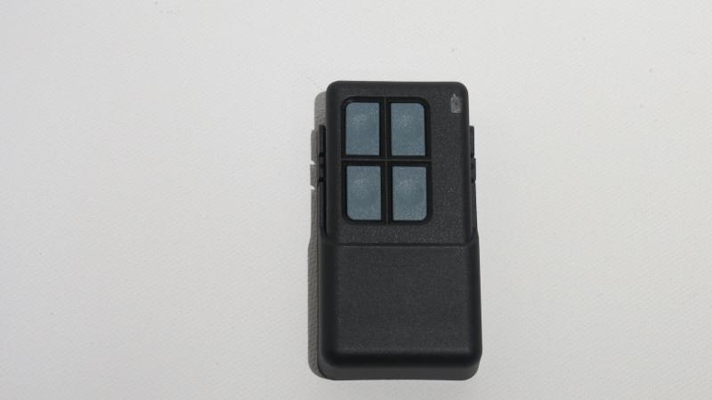 Photo Emetteur 4 canaux Push-Push + Support | Ref : FR1296