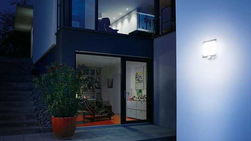 Vignette 2 produit Applique L 20 Avec Détecteur Anthracite ampoule E27 | Ref : 035693