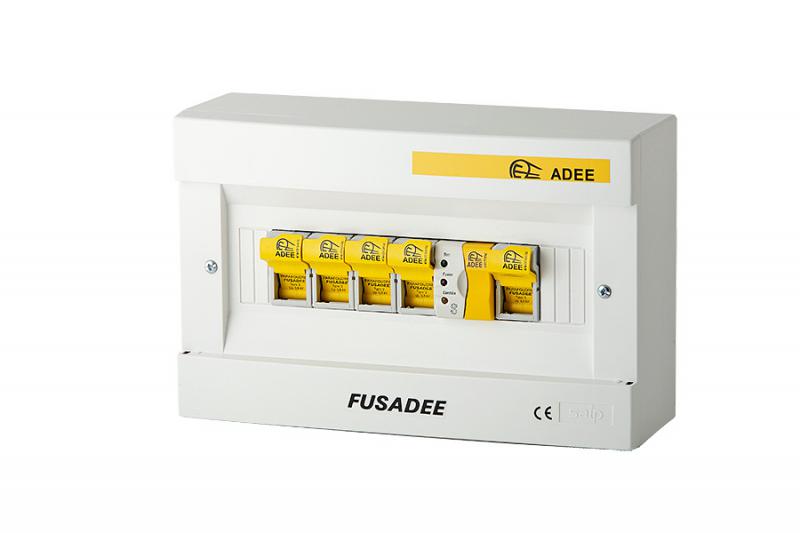 Photo Boitier parafoudre FUSADEE triphas� avec neutre Premium 45kW avec contr�leur Up = 0,8kV | Ref : FUST15/15    