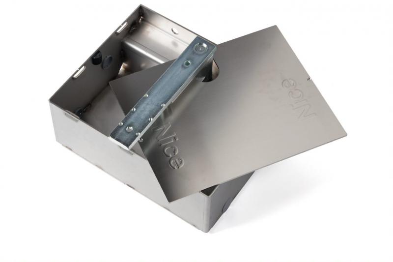 Photo Caisson de fondation pour oprateurs L FAB (finition cataphorese) | Ref : BMBOX4R01
