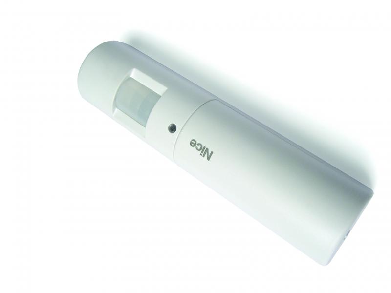 Photo D�tecteur infrarouge avec lentille � balayage vertical, radio Dual Band et entr�e pour 2� contact (NF ou  comptage d'impulsions); alarme unique ou diff�renci�e, pile incluse. D�tecteur anti-effraction (pour protection des portes et fen�tres | Ref : HSDIM12