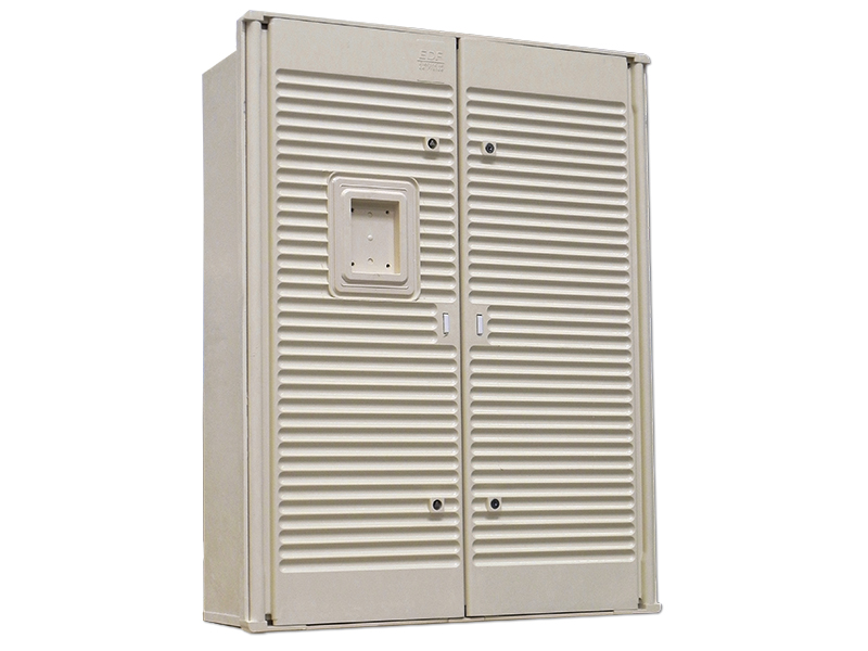 Armoire S17 type 3 avec hublot pour télé, Seifel ref 67448 eclairage