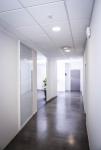 THEBEN Dtecteur de mouvement blanc. fixation encastre plafond. zone de dtection rectangulaire 25 x 3 mtres  2.5 m de haut. spciale couloir. 1 contact lumire (max 200w led). tension 230v. sensnorm 1030204