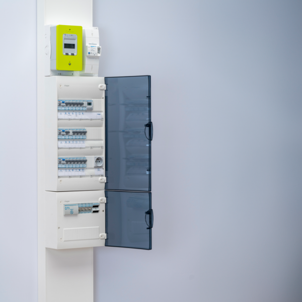 Vignette 2 produit Transformateur de sonnerie 8VA 230V-8 à 12V | Ref : ST303