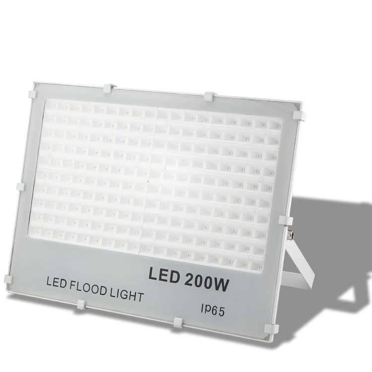 Photo projecteur pad tertiaire 200watts blanc neutre 4000°k | Ref : BF-PAD200N