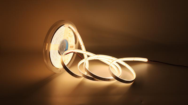 Photo RUBAN. GALON. STRIP . COB 17W/M 4000K 5M 24 VDC 2000LM IP65 COUPE POSSIBLE TOUS LES 3.1CM. APPAREIL INTERIEUR ET EXTERIEUR | Ref : SISNE-COB-WW2-17W