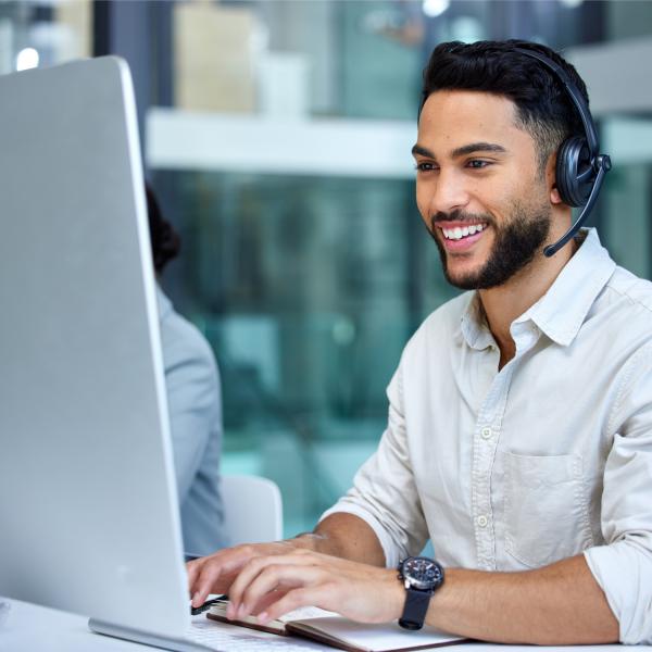 Photo Service BAT - Coaching t�l�phonique - Aide mise en service d?un tableau communicant - Param. �quipements. MaJ firmwares et logiciels - Param. passerelles de communication - Appairage appareils - Connectivit� cloud - configuration Energy Hub | Ref : FSBCOACHADV