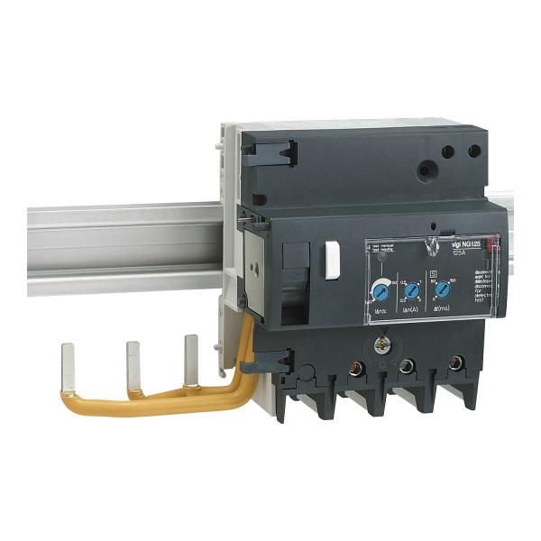 Vignette 2 produit NG125 Vigi NG125 - bloc diffrentiel - 125A - 3P - 230..415V - 300...1000mA IS | Ref : 19044