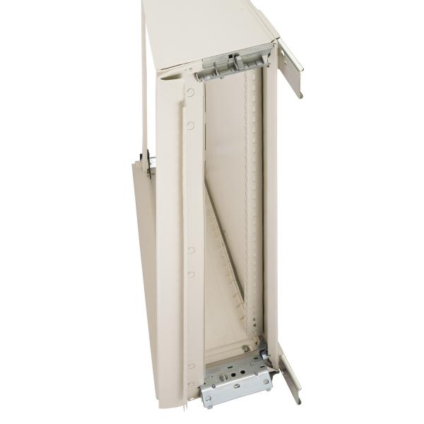 Vignette 2 produit PrismaSeT G - Coffret d\'extension livr en kit - 18 Modules verticaux - Installation en saillie - classe 1 - L600xH930xP205 - blanc RAL9003  - 630A 50/60Hz - IP30 - IK07 - conforme CEI 61439-1/NF EN 61439-2/CEI 62208 | Ref : LVS08116