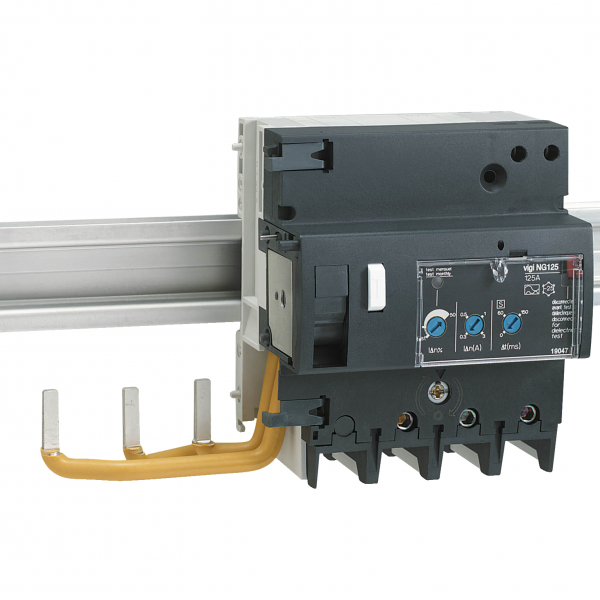 Vignette 3 produit Ref : 19047 | NG125 Vigi NG125 - bloc diffrentiel - 125A - 3P - 230..415V -300...3000mA ISR