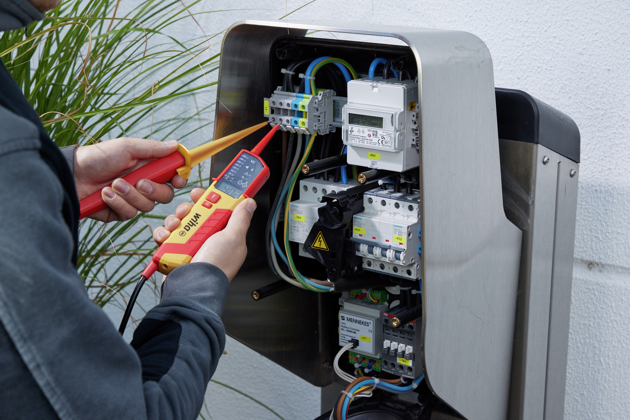 Vignette 2 produit Testeur de tension deux ples 12  1000V. Cat IV  | Ref : 44319