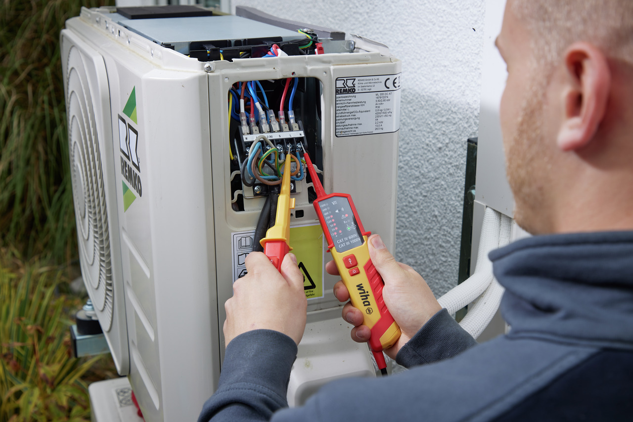 Vignette 3 produit Ref : 45216 | Testeur de tension et de continuit, 12 - 1 000 V AC CAT IV avec 2x piles AAA incluses