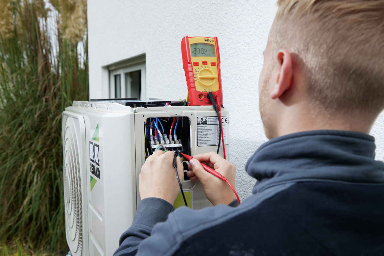 Vignette 3 produit Ref : 45218 | Multim�tre num�rique jusqu\'� 600 V AC.  CAT IV avec 2 piles AAA incluses