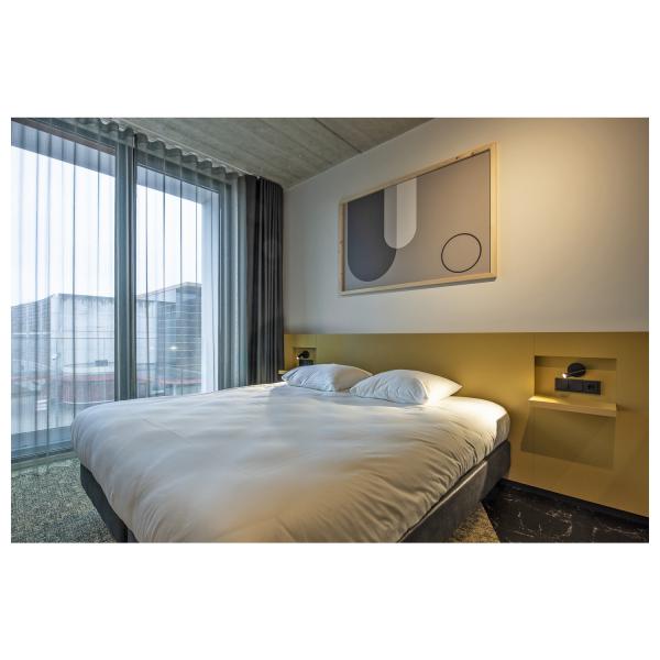 Vignette 2 produit KARPO noir 3000K av interrupt. | Ref : 152340