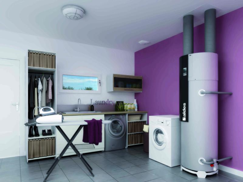 Vignette 2 produit Chauffe-eau thermodynamique sur air extrait T.Flow Hygro+ avec cuve de 200 litres, avec ventilateur int�gr� pour la maison individuelle | Ref : 11023198