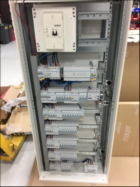 DR721- Armoire Electrique pour plateau de bureaux - Photo 1